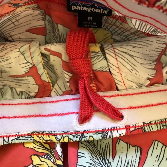 Patagonia Girls’ Baggies Shorts Flowers Leaves Pink Size 10 (M) - Picture 3 of 6